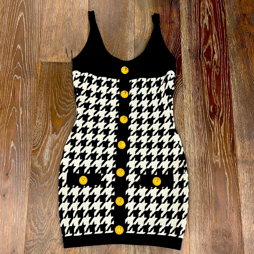 BALMAIN BUTTONED HOUNDSTOOTH SHORT KNIT DRESS worn just one time , like new